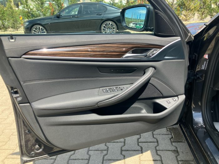 BMW Seria 5, 530E, 2021, 74100 km