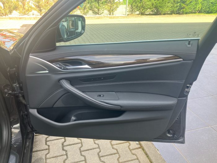 BMW Seria 5, 530E, 2021, 74100 km