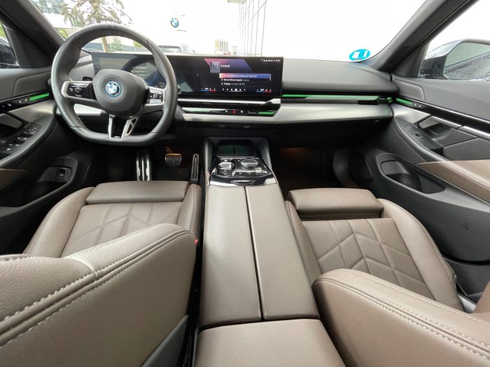 BMW Seria 5, 530E, 2024, 19800 km