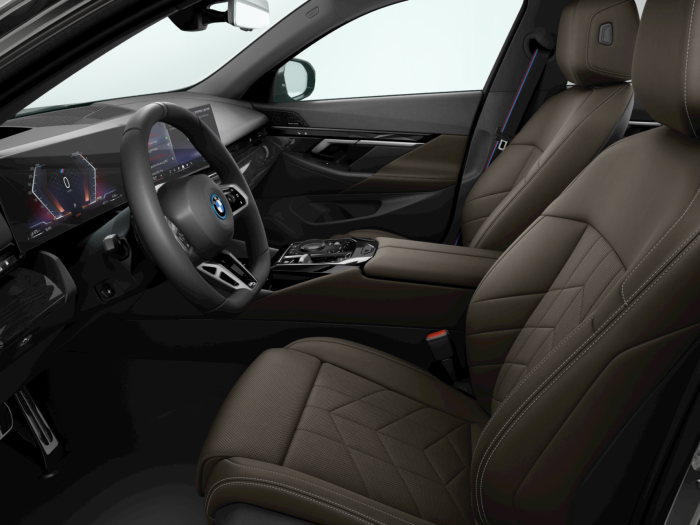 BMW Seria 5, 550E XDRIVE, 2024, 27400 km