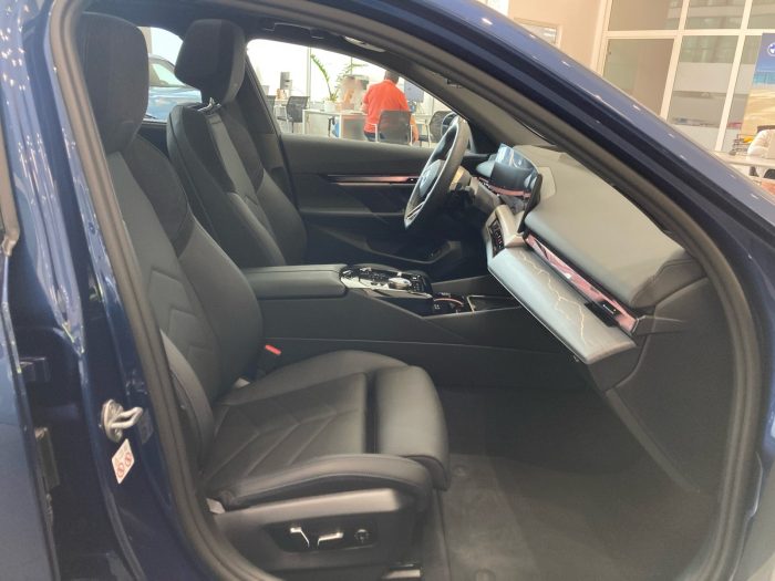 BMW Seria 5, 550E XDRIVE, 2024, 24800 km