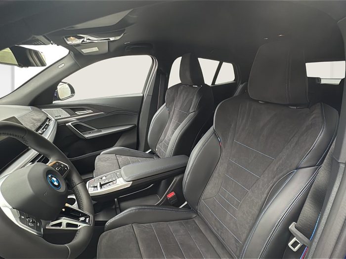 BMW iX, IX2, 2025, 5900 km