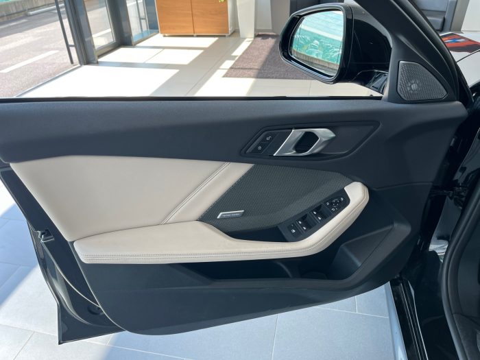 BMW Seria 1, 120 HATCH 5 USI, 2024, 4447 km