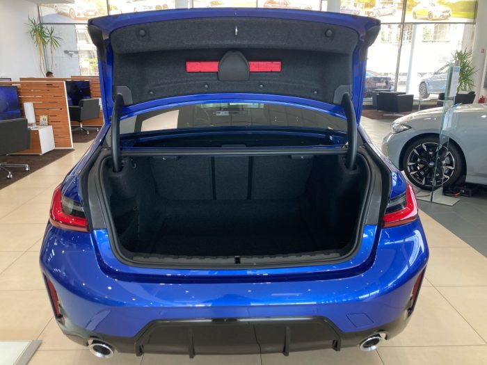 BMW Seria 3, 330I XDRIVE, 2024, 14200 km