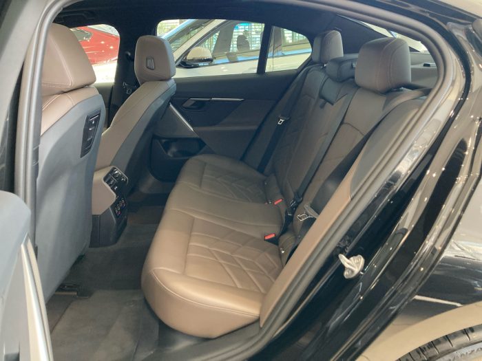 BMW Seria 5, 530E, 2024, 23431 km