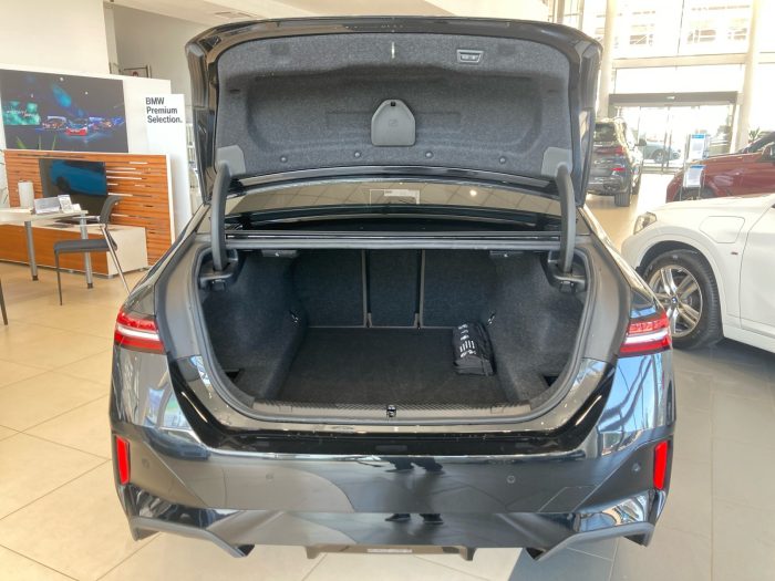 BMW Seria 5, 530E, 2024, 23431 km