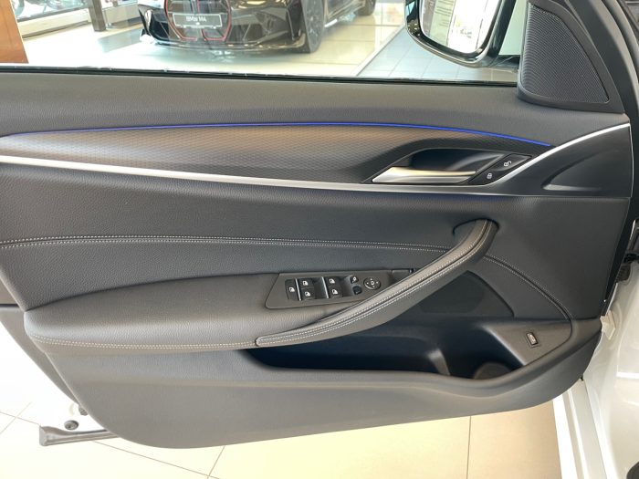 BMW Seria 5, 540I XDRIVE, 2022, 68100 km