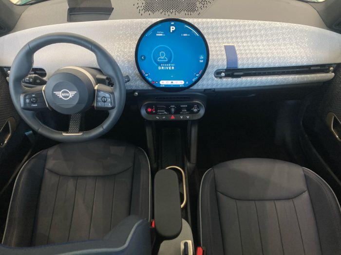 MINI Cooper E, COOPER E, 2024, 4394 km
