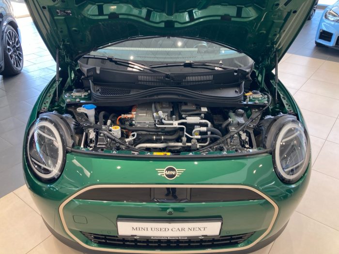 MINI Cooper E, COOPER E, 2024, 4394 km
