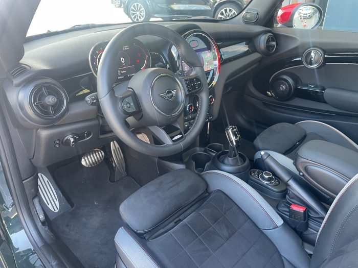 MINI Hatch 3 usi, JOHN COOPER WORKS, 2021, 39800 km