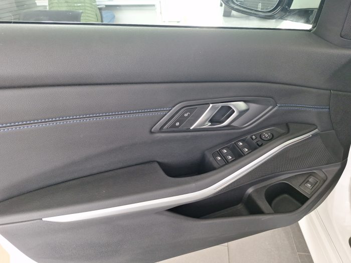 BMW Seria 3, 320I XDRIVE, 2024, 8428 km