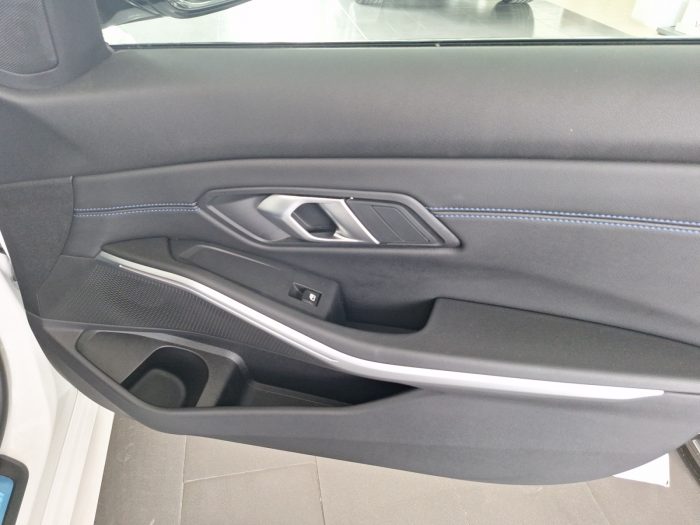 BMW Seria 3, 320I XDRIVE, 2024, 8428 km