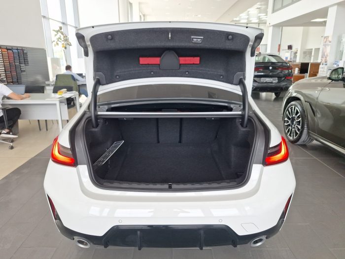 BMW Seria 3, 320I XDRIVE, 2024, 8428 km
