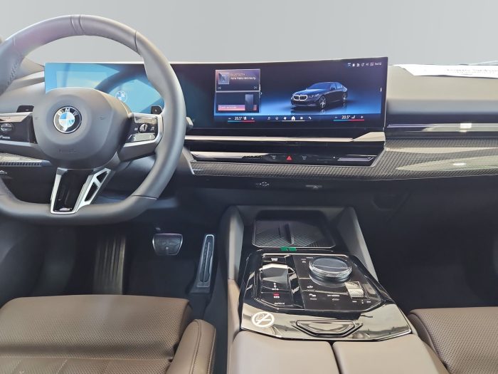 BMW Seria 5, 520I, 2025, 25998 km