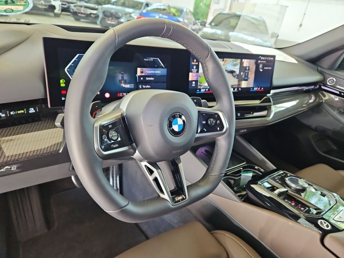 BMW Seria 5, 520I, 2025, 25998 km