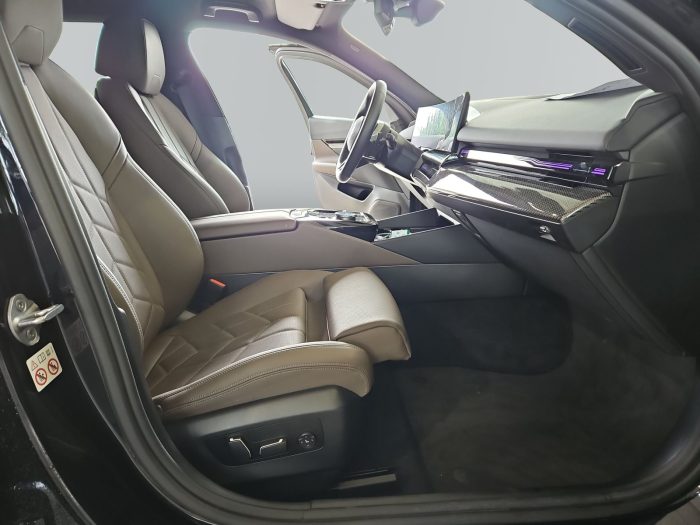 BMW Seria 5, 540D XDRIVE, 2024, 23643 km