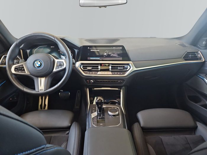 BMW Seria 3, 330E, 2022, 42179 km