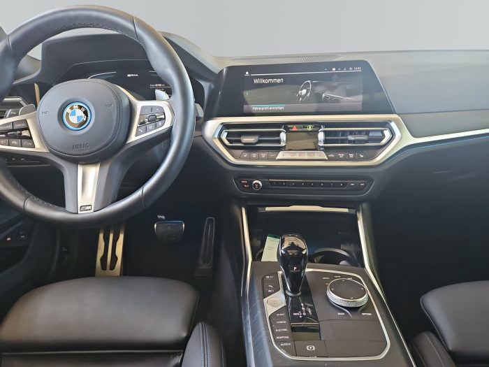 BMW Seria 3, 330E, 2022, 42179 km