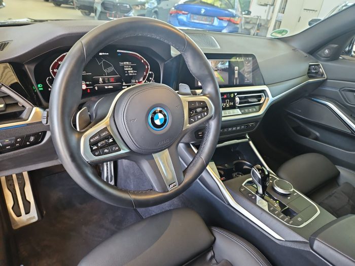 BMW Seria 3, 330E, 2022, 42179 km