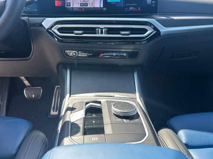 BMW Seria 3, 330E XDRIVE, 2024, 20737 km