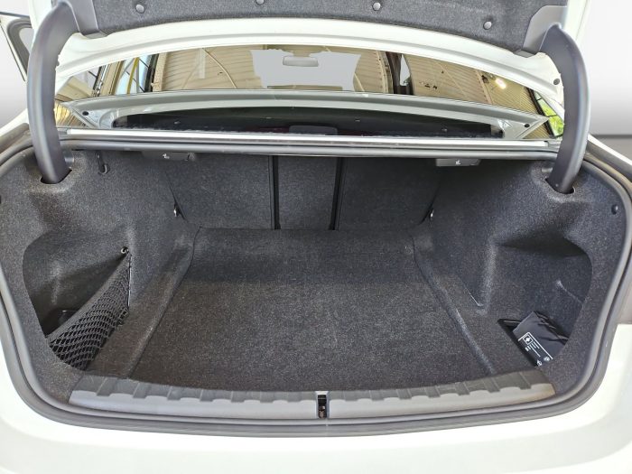BMW Seria 3, 320I, 2024, 25444 km