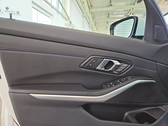 BMW Seria 3, 320I, 2024, 25444 km