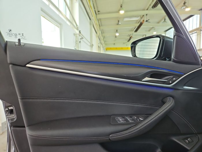 BMW Seria 5, 530D, 2022, 81903 km