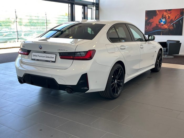 BMW Seria 3, 330E XDRIVE, 2022, 29321 km