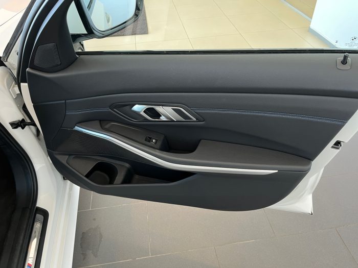 BMW Seria 3, 330E XDRIVE, 2022, 29321 km