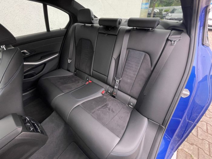 BMW Seria 3, 330E XDRIVE, 2024, 14407 km
