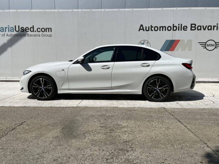 BMW Seria 3, 330E, 2023, 20400 km