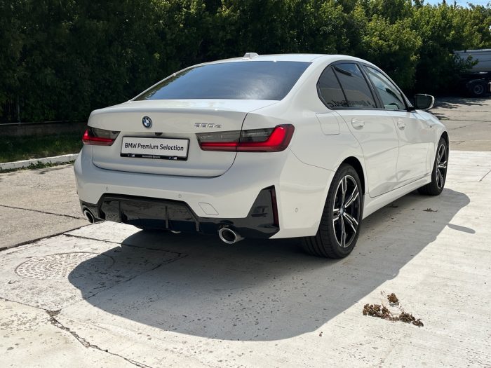 BMW Seria 3, 330E, 2023, 20400 km