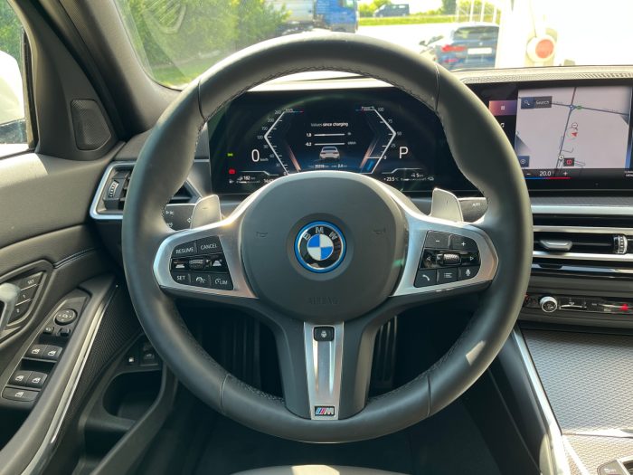 BMW Seria 3, 330E, 2023, 20400 km