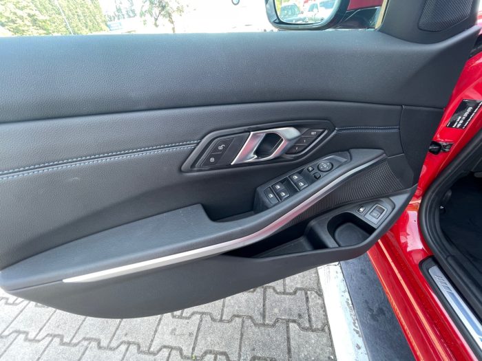 BMW Seria 3, 330E, 2024, 22500 km