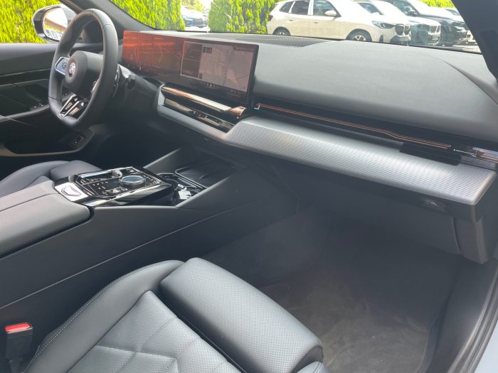 BMW Seria 5, 520D XDRIVE TOURING, 2024, 7046 km