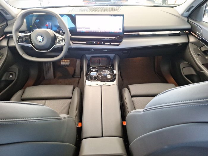 BMW Seria 5, 520I, 2024, 14800 km