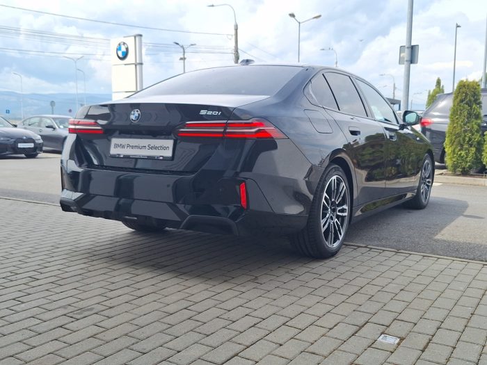 BMW Seria 5, 520I, 2024, 26021 km