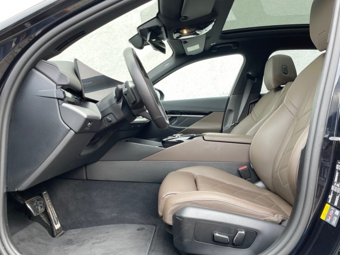 BMW Seria 5, 530E, 2024, 19800 km
