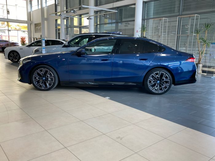 BMW Seria 5, 550E XDRIVE, 2024, 24800 km