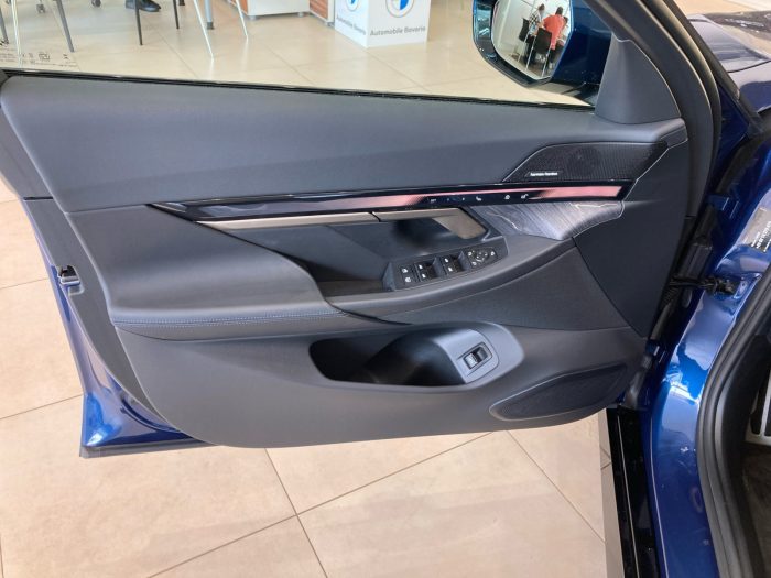 BMW Seria 5, 550E XDRIVE, 2024, 24800 km