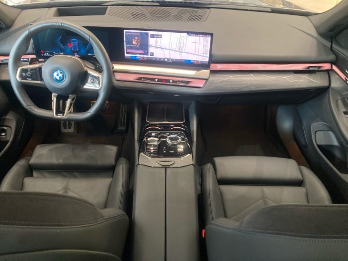 BMW Seria 5, 550E XDRIVE, 2024, 24800 km