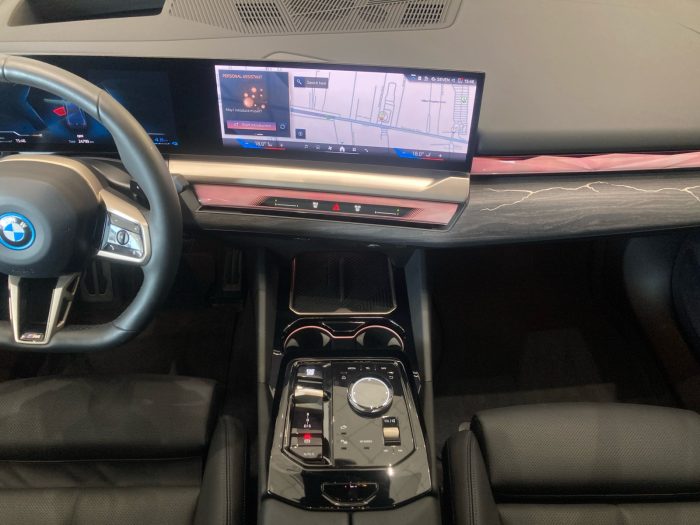 BMW Seria 5, 550E XDRIVE, 2024, 24800 km