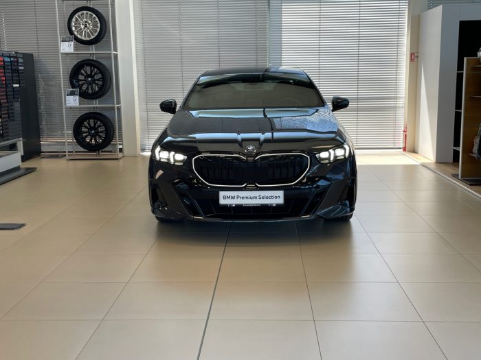 BMW Seria 5, 550E XDRIVE, 2024, 27400 km