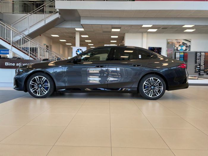 BMW Seria 5, 550E XDRIVE, 2024, 27400 km