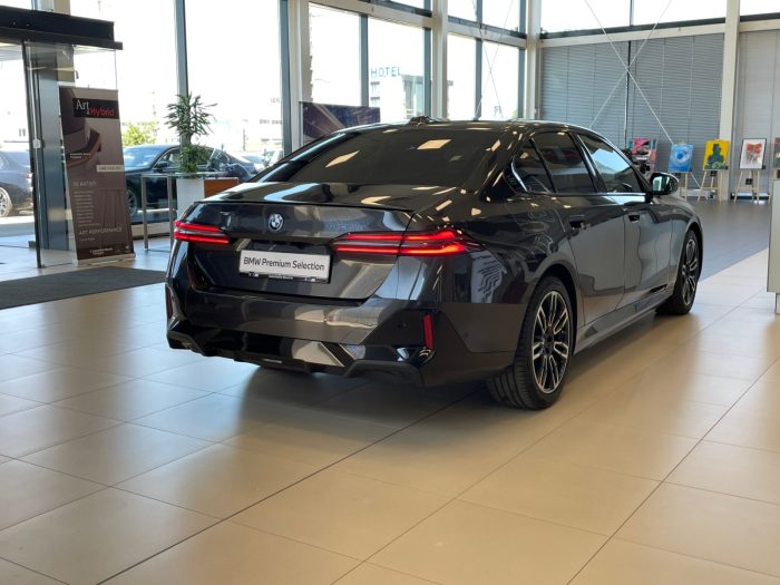 BMW Seria 5, 550E XDRIVE, 2024, 27400 km