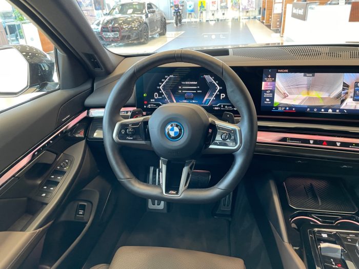 BMW Seria 5, 550E XDRIVE, 2024, 27400 km