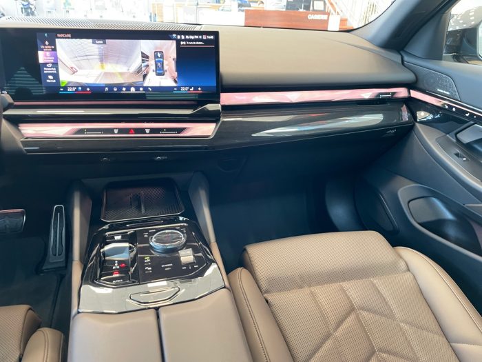 BMW Seria 5, 550E XDRIVE, 2024, 27400 km