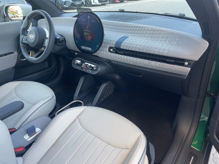 MINI Cooper E, COOPER E, 2024, 4215 km
