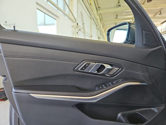 BMW Seria 3, 330I, 2021, 89989 km