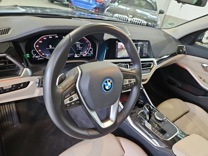 BMW Seria 3, 330E XDRIVE, 2022, 45554 km